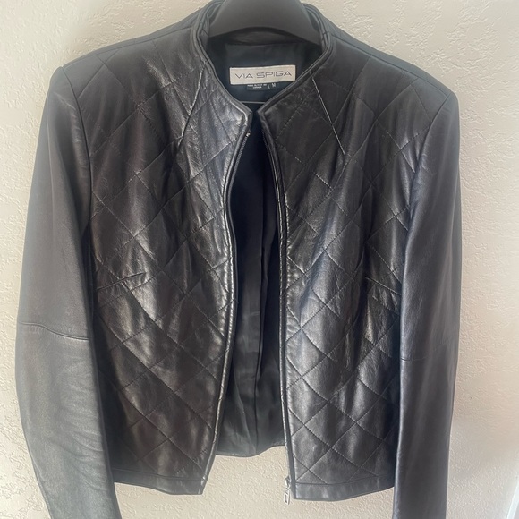 2 Medium size Women Leather Jackets. LIKE NEW - Picture 2 of 13